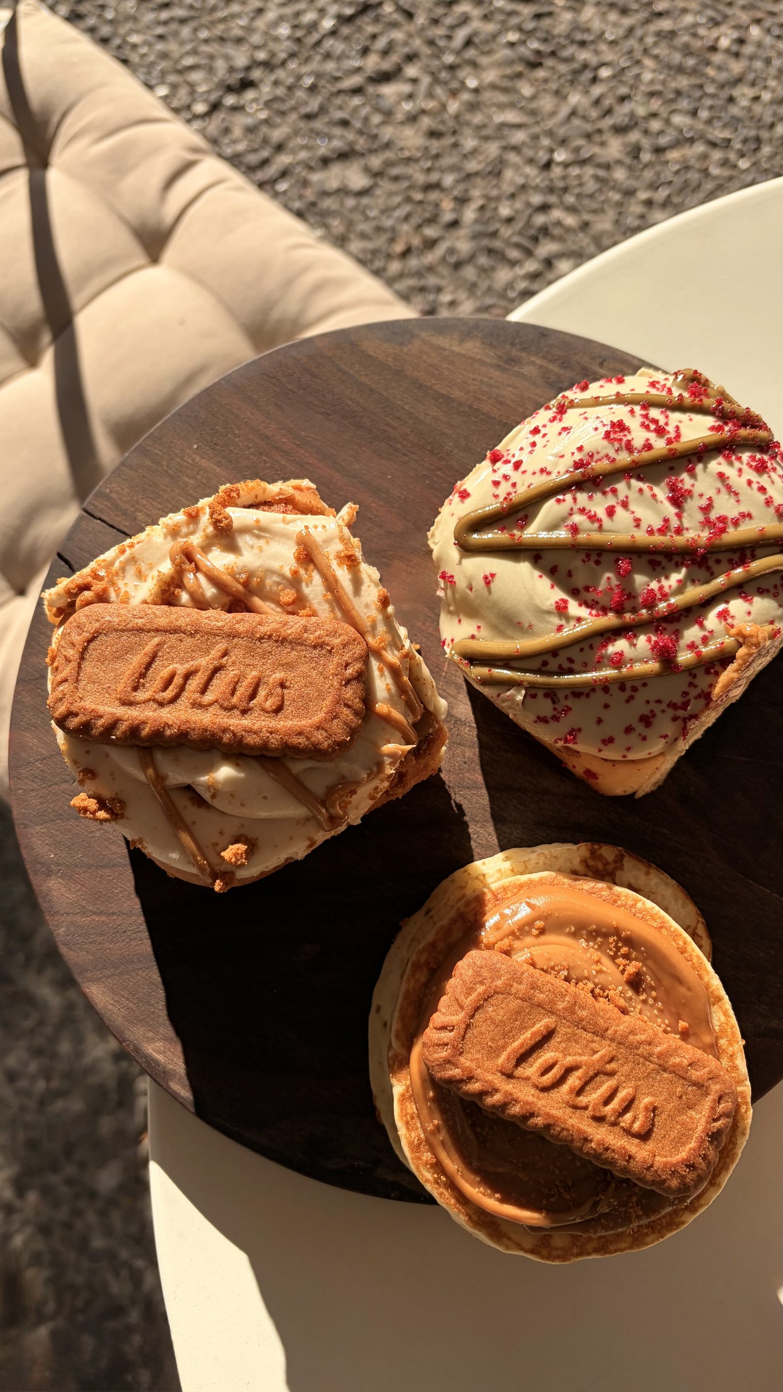 Desserts του Twenty Nine Sips με ζεστό ηλιακό φως